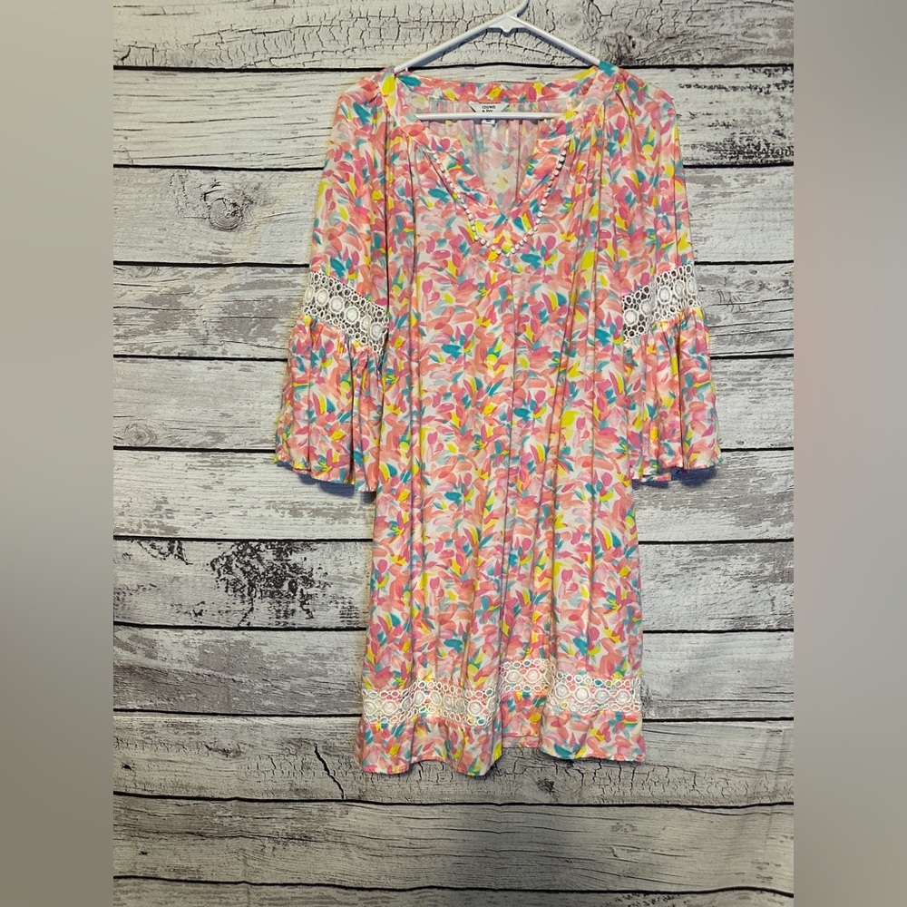 Crown & Ivy Women’s Boho Floral Bell Sleeve Dress Size Large Lace Trim